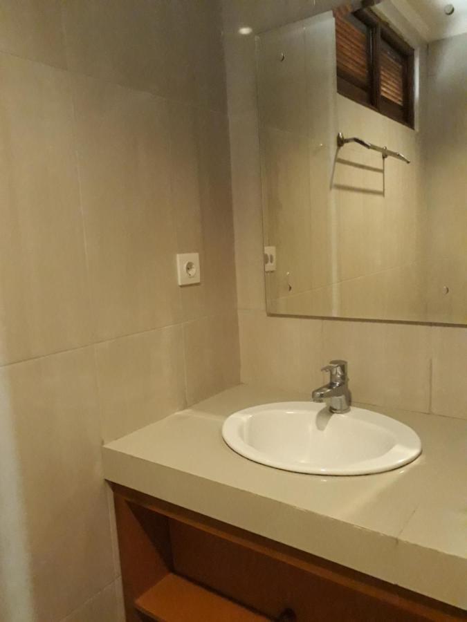 Krisna House Wisma tamu 3*